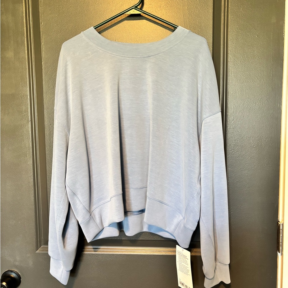 Lululemon softstreme crewneck in Blue Willow NWT Sz 12